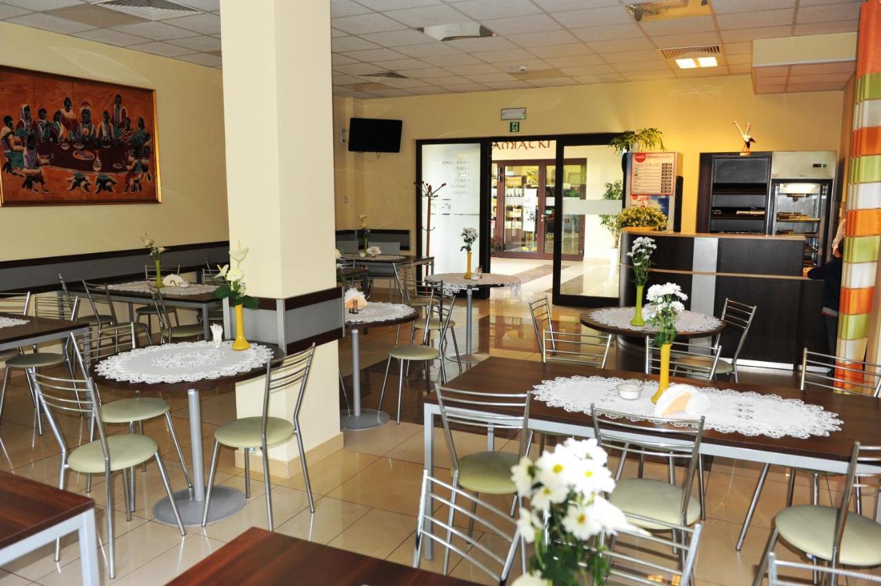 Centrum Ostra Brama Im. Jana Pawla II Skarzysko-Kamienna Exterior photo